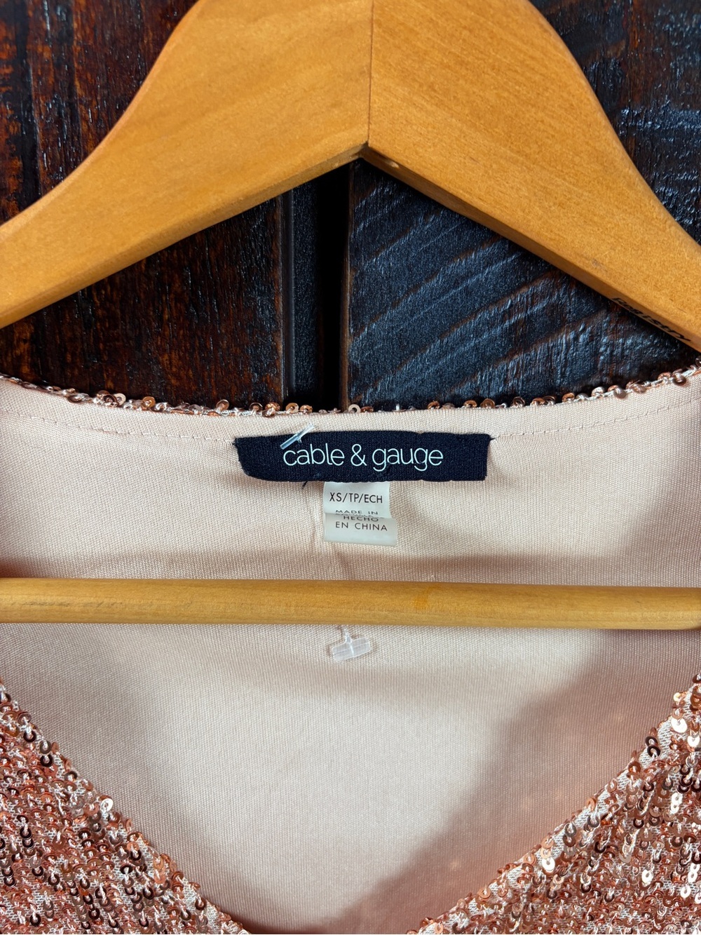 Cable & Gauge Sequin Twist Front V-Neck Top - Rose Gold Elegant Party XS - Picture 6 of 7